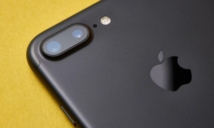 الحل الأمثل لمشكلة توقف كاميرا iPhone 12 من Apple